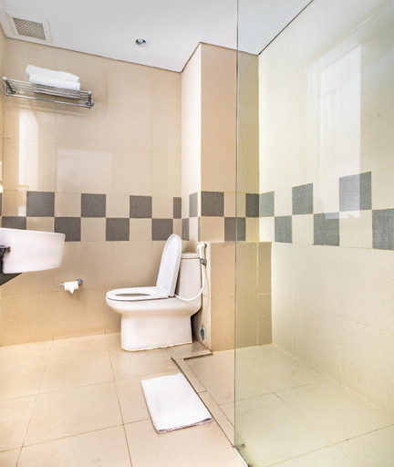 Bathroom 15