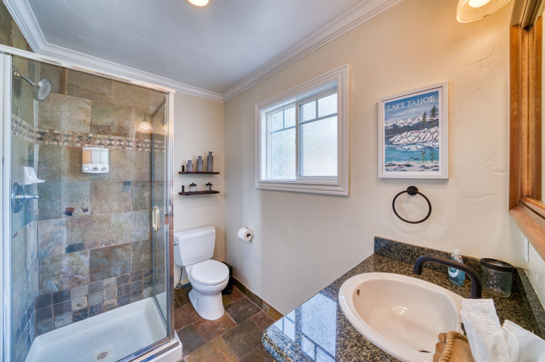 Bathroom 22