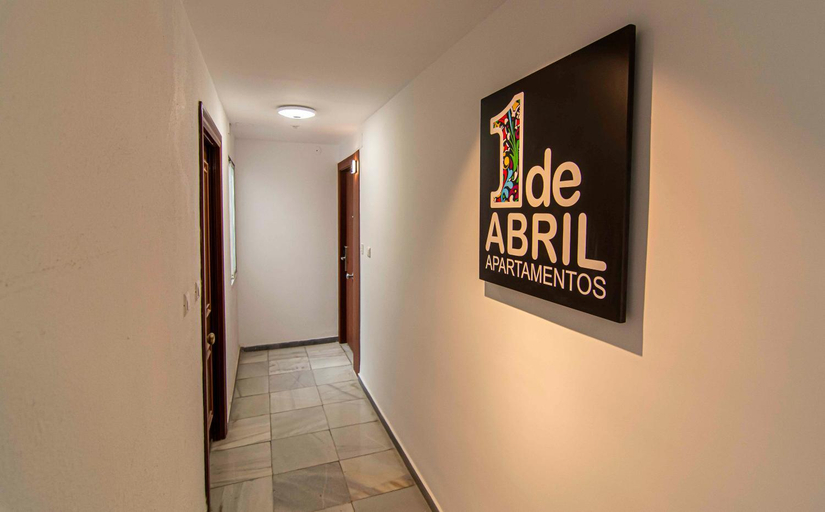 Others 3, Apartamentos 1 Abril, Málaga