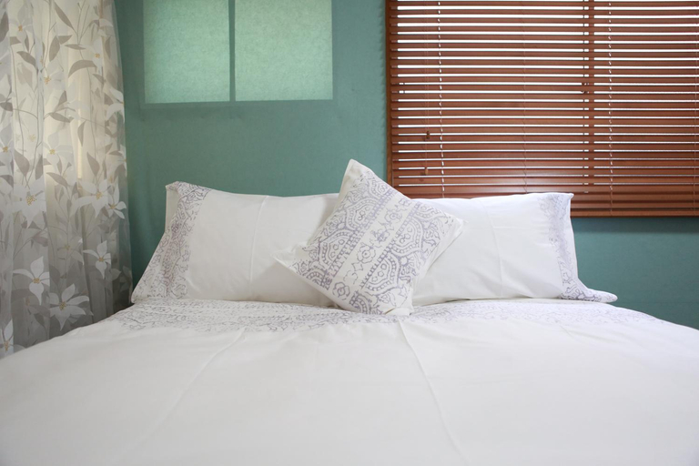 Bedroom 2, Ueno上野!Akihabara秋葉原!Asakusa 浅草!3min walk to station!交通便利地点繁华!附近美食!商场百货遍地! 干湿分离! 智能马桶! 高速无限制网路! 高级公寓4, Taitō