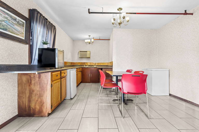 Others 5, Rodeway Inn Lexington West, Henderson