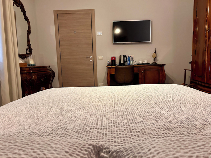 Bedroom 2, Il Fienile, Brescia