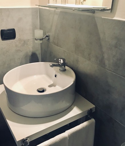 Bathroom 5, Stesicoro InHabit - Catania City Center, Catania