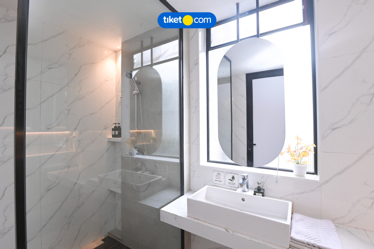 Bathroom 19