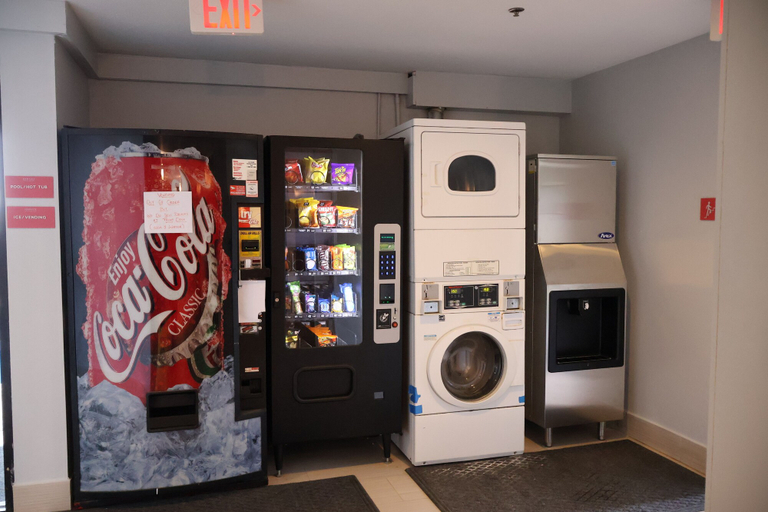 Food & Drinks 5, Super 8 by Wyndham Dawsonville, Dawson