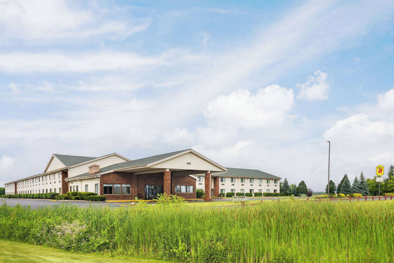 Exterior & Views 2, Super 8 by Wyndham Henrietta/Rochester Area, Monroe