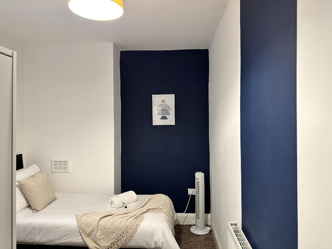 Others 2, Charming Apartment Near Broad Green Hospital, Knowsley