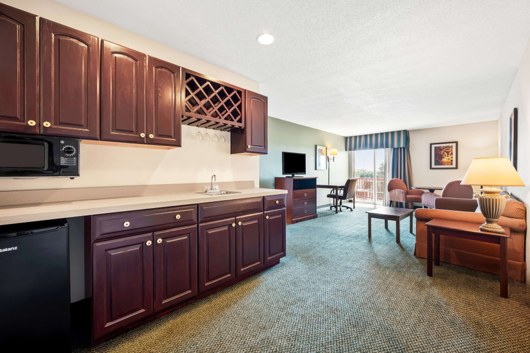 Others 5, Best Western Annawan Inn, Henry
