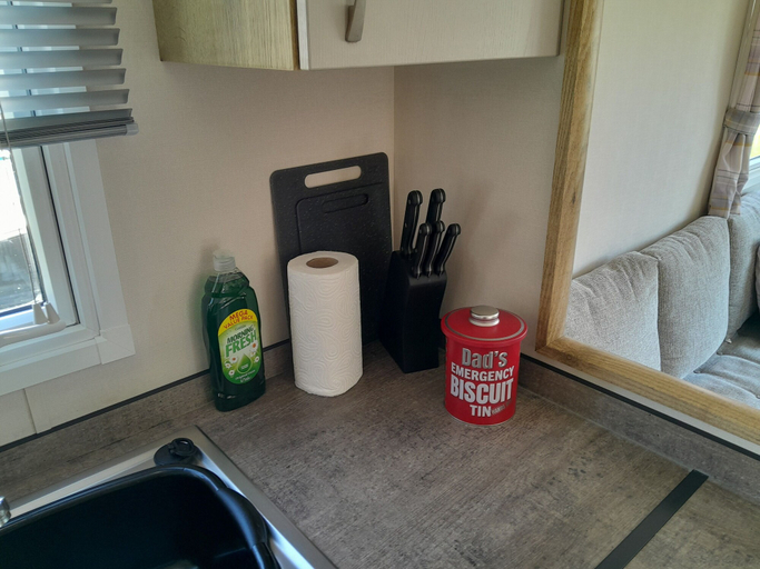 Private kitchen 5, Ye Old'e Man - Sleeps 6 & Pet Friendly, Cumbria