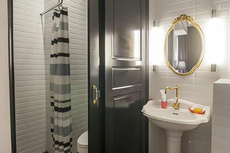 Bathroom 20