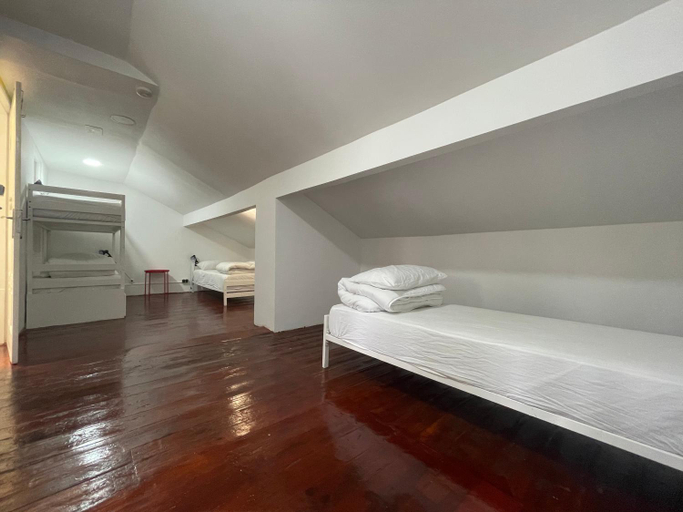 Bedroom 2, owls hostel, Porto