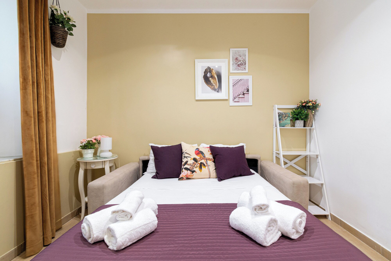 Bedroom 2, Next Stop St Peter Apartment, Rome