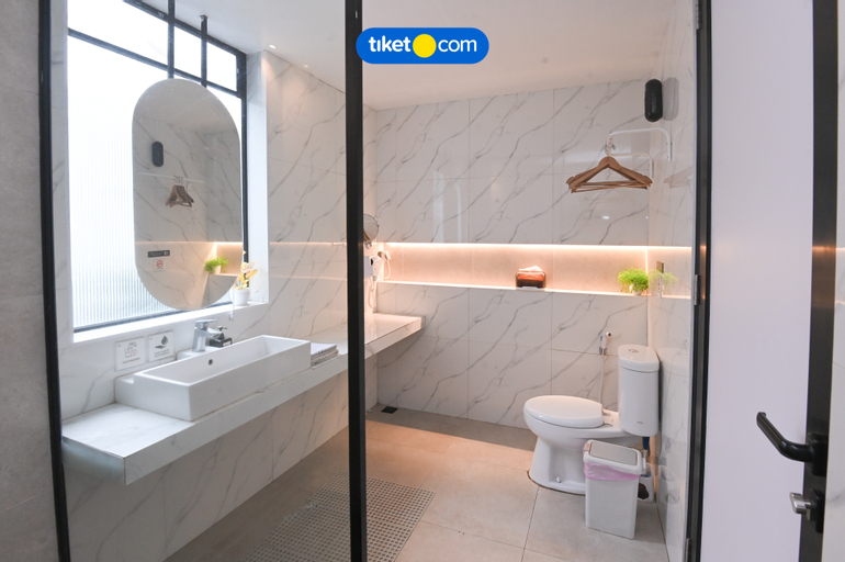 Bathroom 17