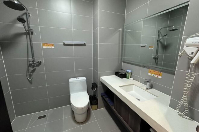 Bathroom 3, Xiqian Yujing Holiday Hotel, Tangshan