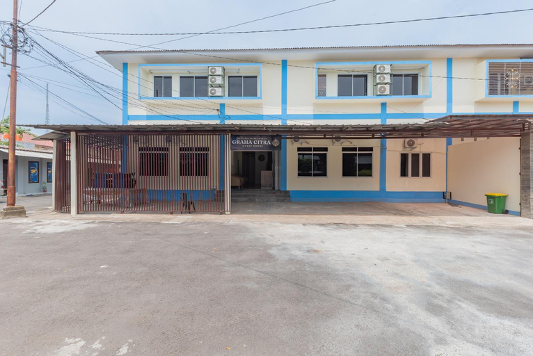 Exterior & Views 2, RedDoorz Plus near RSUD Gunung Jati Cirebon, Cirebon