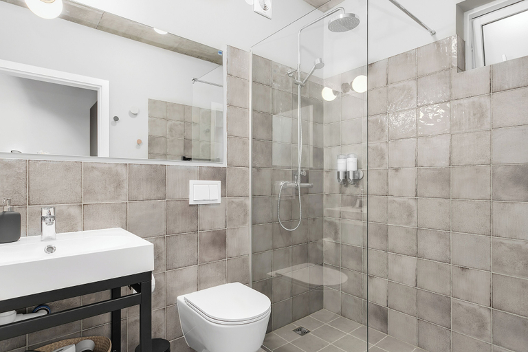 Bathroom 3, Backyard Apartments by Heimaleiga, Reykjavík