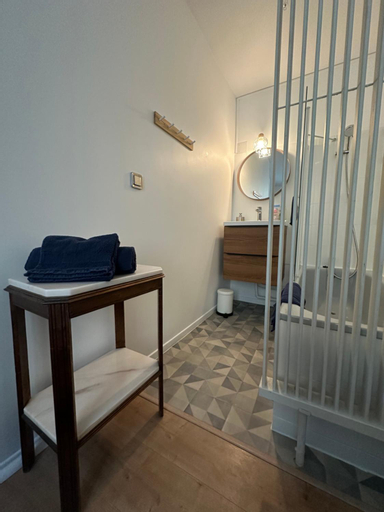 Bedroom 2, Au colombage de Chalon, centre ville quartier historique, Saône-et-Loire