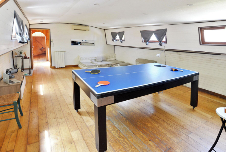 Interior 3, Peniche Refuge Seine, Essonne