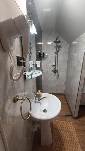 Bathroom 2, Morrison Apartments, Miercurea Ciuc