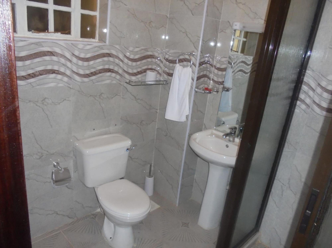 Bathroom 5, Villa Leone, Westlands