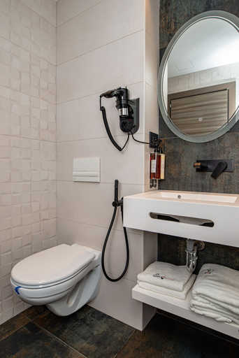 Bathroom 4, EPIC CENTRUM, Cisnadie