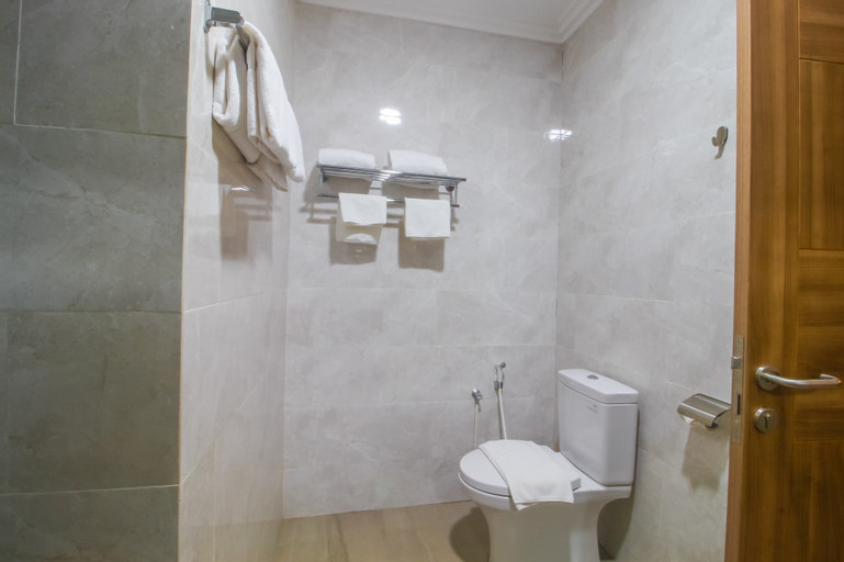 Bathroom 8