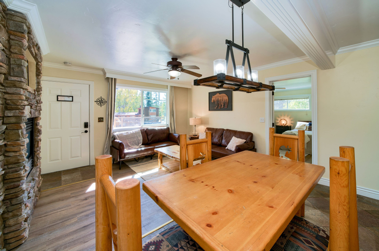 Dining Room 26