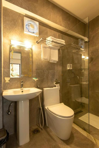 Bathroom 2, Pata Inn, Bagmati