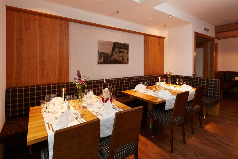 Food & Drinks 5, Hotel Cores, Landeck