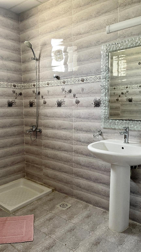 Bathroom 3, Arabian NIghts Nook, Muttrah