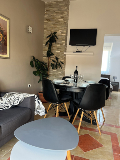 Others 5, Apartmani M&L, Medulin
