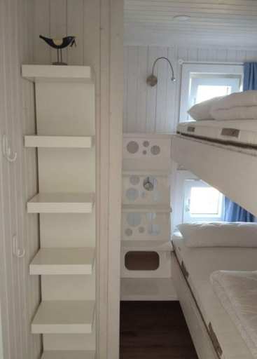 Room 2, Houseboat Comfortable Vacation Home, Ostholstein