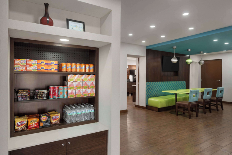 Food & Drinks 5, La Quinta Inn & Suites by Wyndham Oceanfront Daytona Beach, Volusia