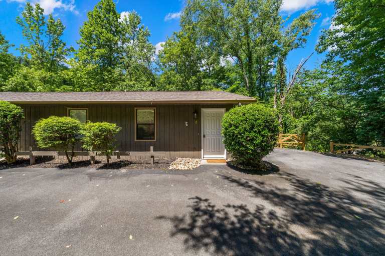 Exterior & Views 2, Oasis Tennessee, Sevier