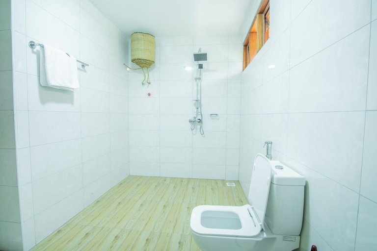 Bathroom 3, Gorilla Leisure Lodge, Kisoro