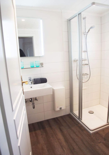 Bathroom, Holiday Apartment Lugworm, Nordfriesland