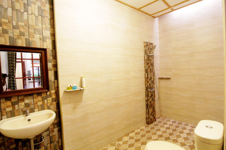 Bathroom 4