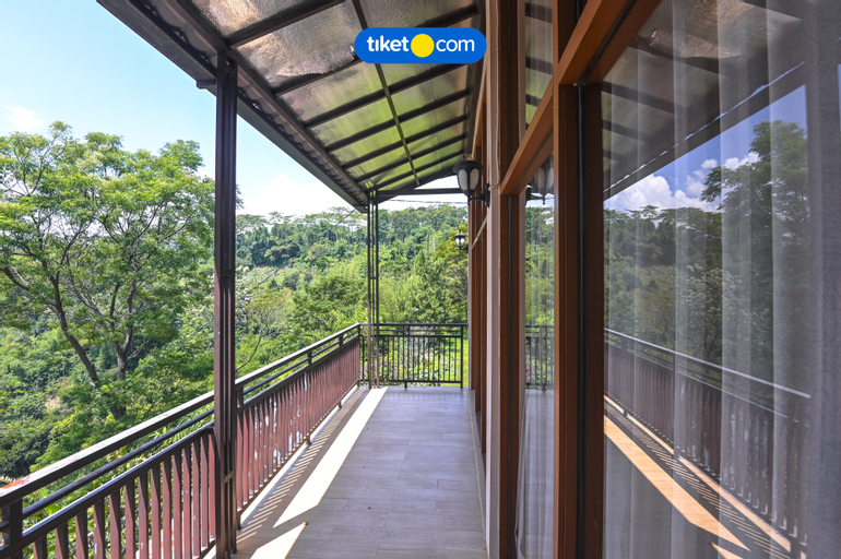 Exterior & Views 3, Villa Taman Love, Bandung