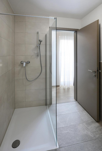 Bathroom 5, Apartment Hotel 37, Landshut