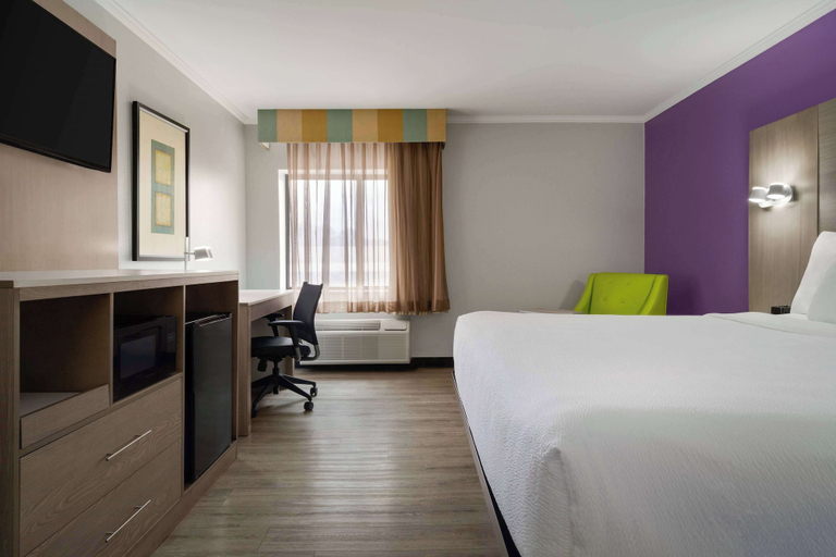 Bedroom 3, La Quinta Inn by Wyndham Birmingham - Inverness, Shelby