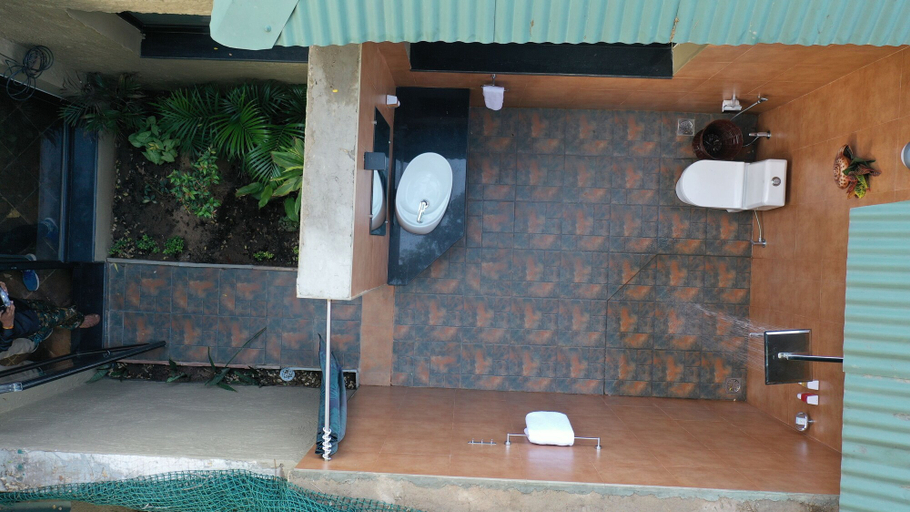 Bathroom 11