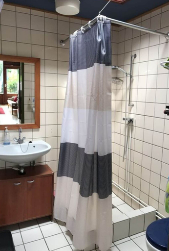 Bathroom 2, Welcoming Apartment Near Lake, Dirksland