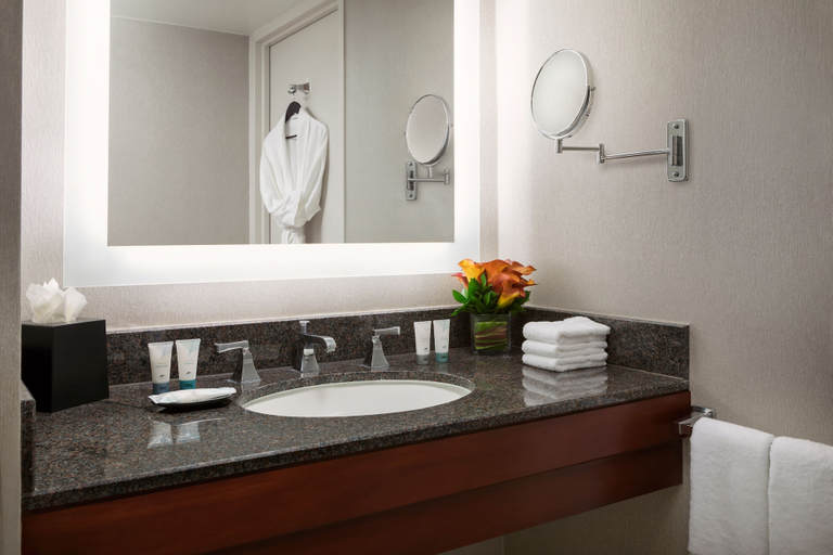 Bathroom 4, The Westin Long Beach, Los Angeles