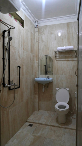 Bathroom 3, Hotel Wisata Banda Aceh, Banda Aceh