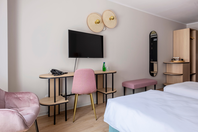 Bedroom 3, Hotel H12, Kraków City