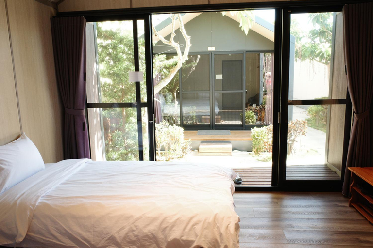 Others 5, Koppie Inn, Pingtung