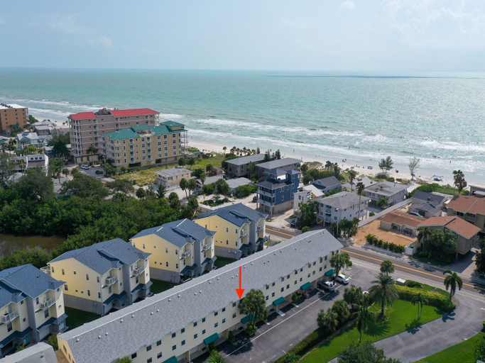 Exterior & Views 2, Bayview Beach Condo, Pinellas