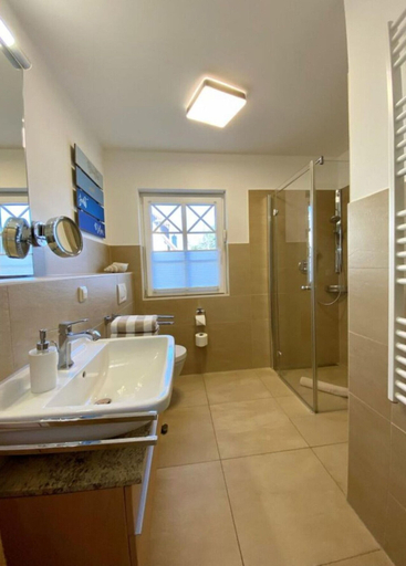 Bathroom 2, Sunshine in the Villa Morning, Vorpommern-Rügen
