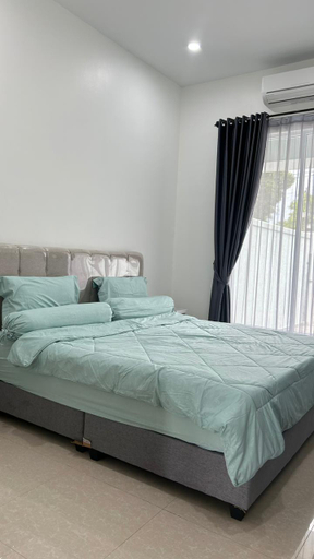 Bedroom 2, Moon Love Homestay (5 Bedroom), Tanjung Pinang
