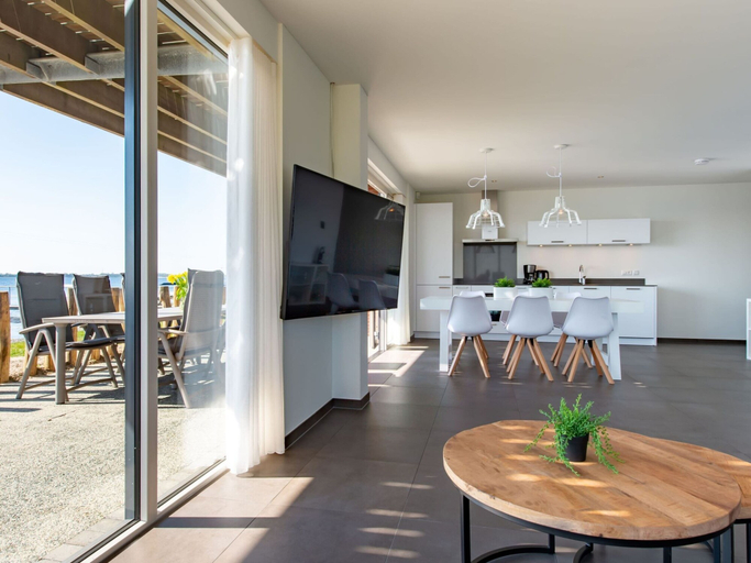 Private kitchen 4, Apartment in Zeeland With Private Jetty, Noord-Beveland
